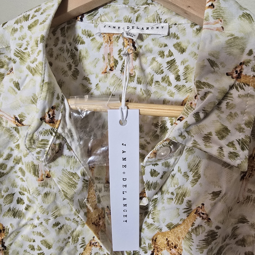 Jane + Delancey Women's Giraffe Animal Print Tie-Front Top Large - Picture 2 of 7